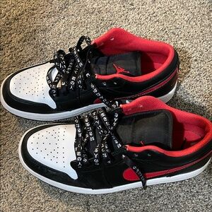Nike Air Jordan Men's Black and Red Sneakers size 8.  In GUC.